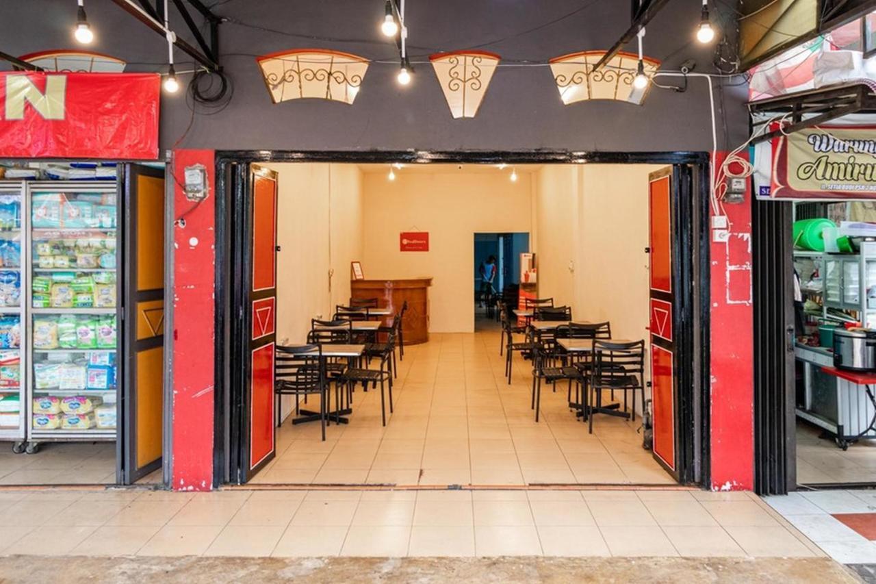红多兹伊斯兰酒店-棉兰塞提阿布迪路3号 外观 照片